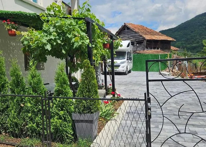 Temacki Amanet 아파트 피로트